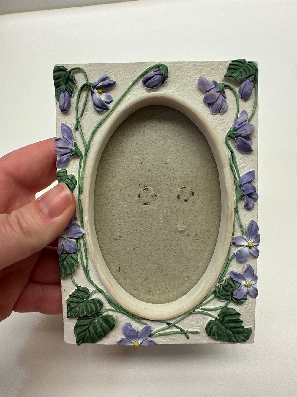 Floral Oval White Photo Frame with Purple Flower Accents - Picture 1 of 2